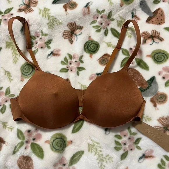 Skims Bronze Nipple Bra NWT Size 32B Limited. Kim Kardashian.